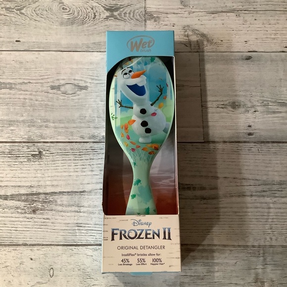 Disney Frozen II Original Detangle Brush - Picture 1 of 2